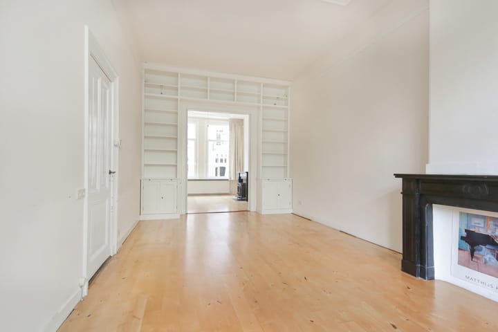 Foto 9 van Van Eeghenstraat 13-H