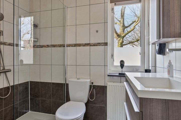 Foto 24 van Vincent van Goghlaan 81