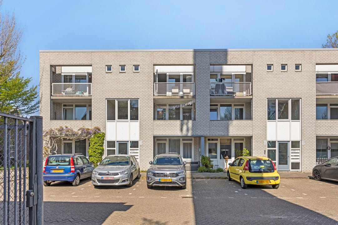 Foto 31 van Bisschop Bekkerslaan 121