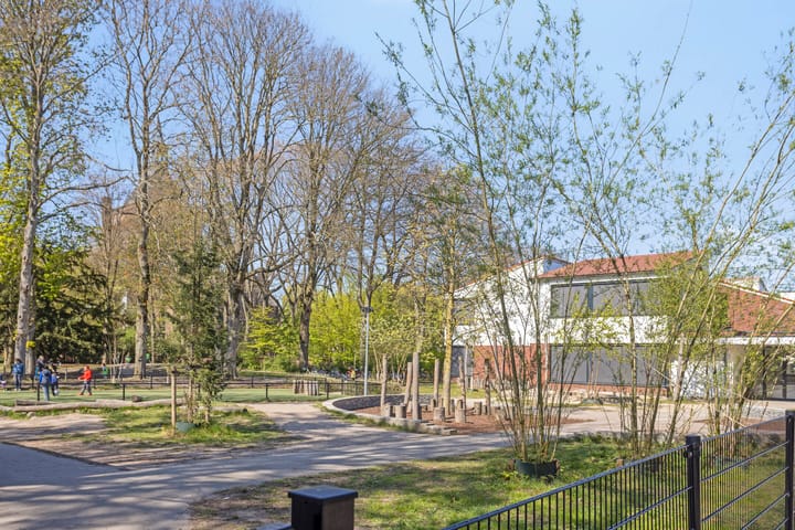 Foto 32 van Bisschop Bekkerslaan 121