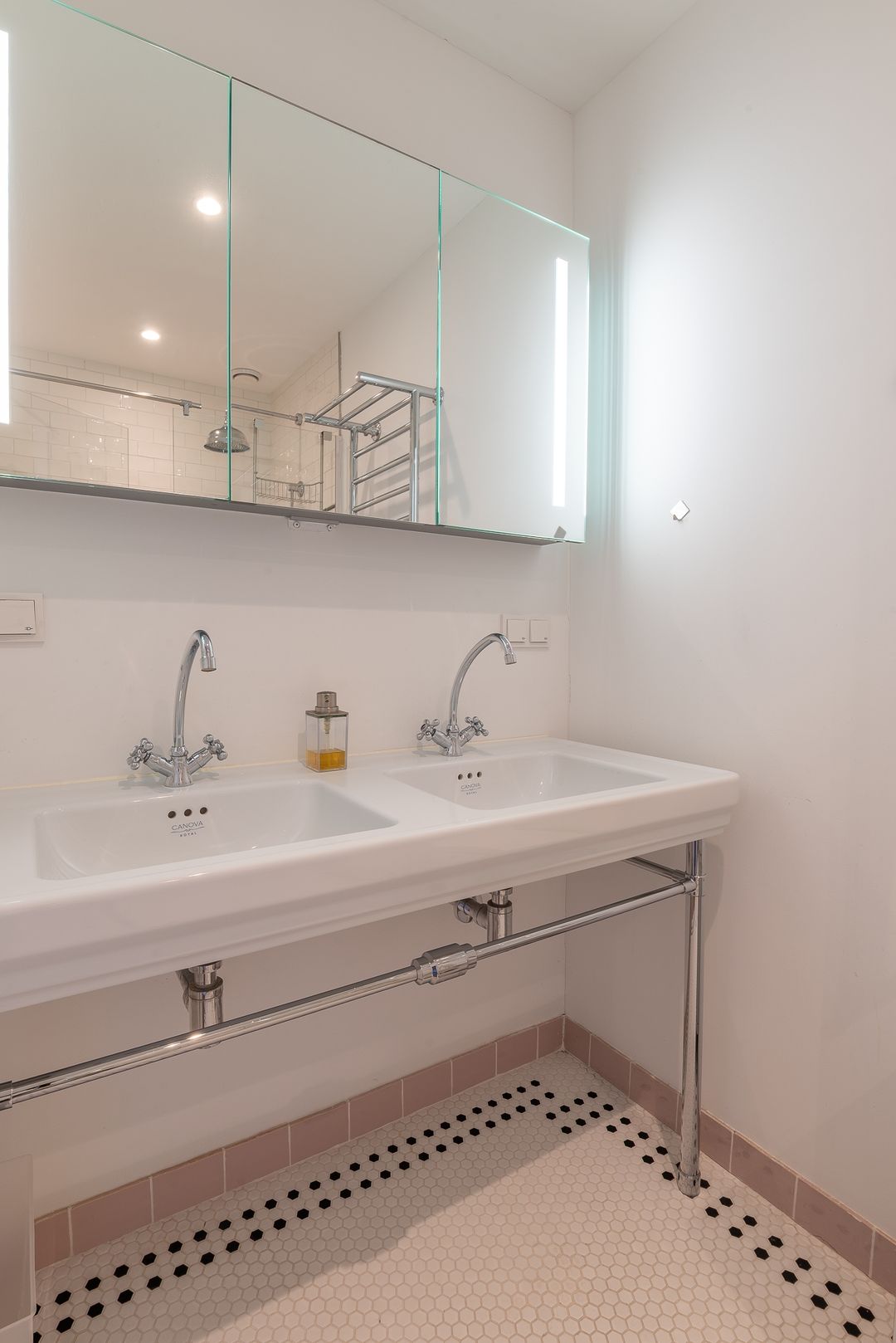 Foto 28 van Nieuwe Kerkstraat 9-3