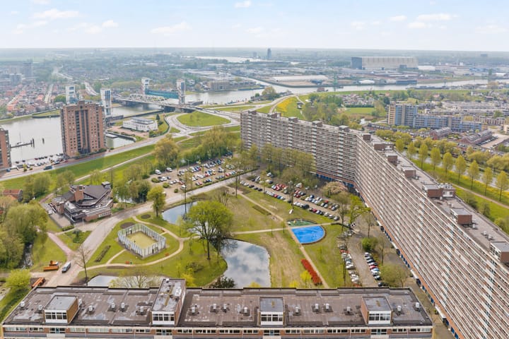 Foto 22 van Valeriusrondeel 313