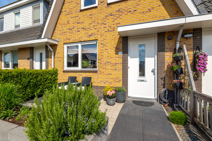 Foto 2 van Menuet 12