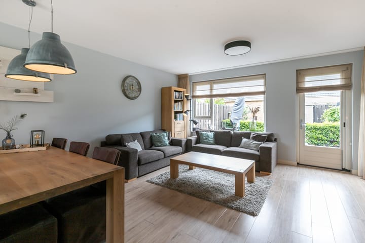 Foto 3 van Menuet 12