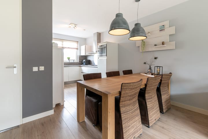 Foto 5 van Menuet 12