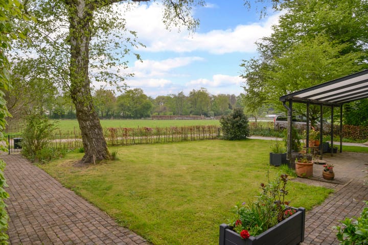 Foto 32 van Leeuwenlaan 16