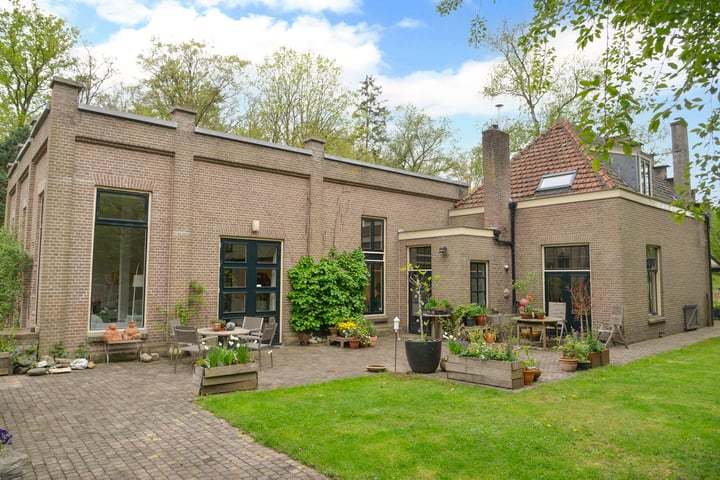 Foto 40 van Leeuwenlaan 16