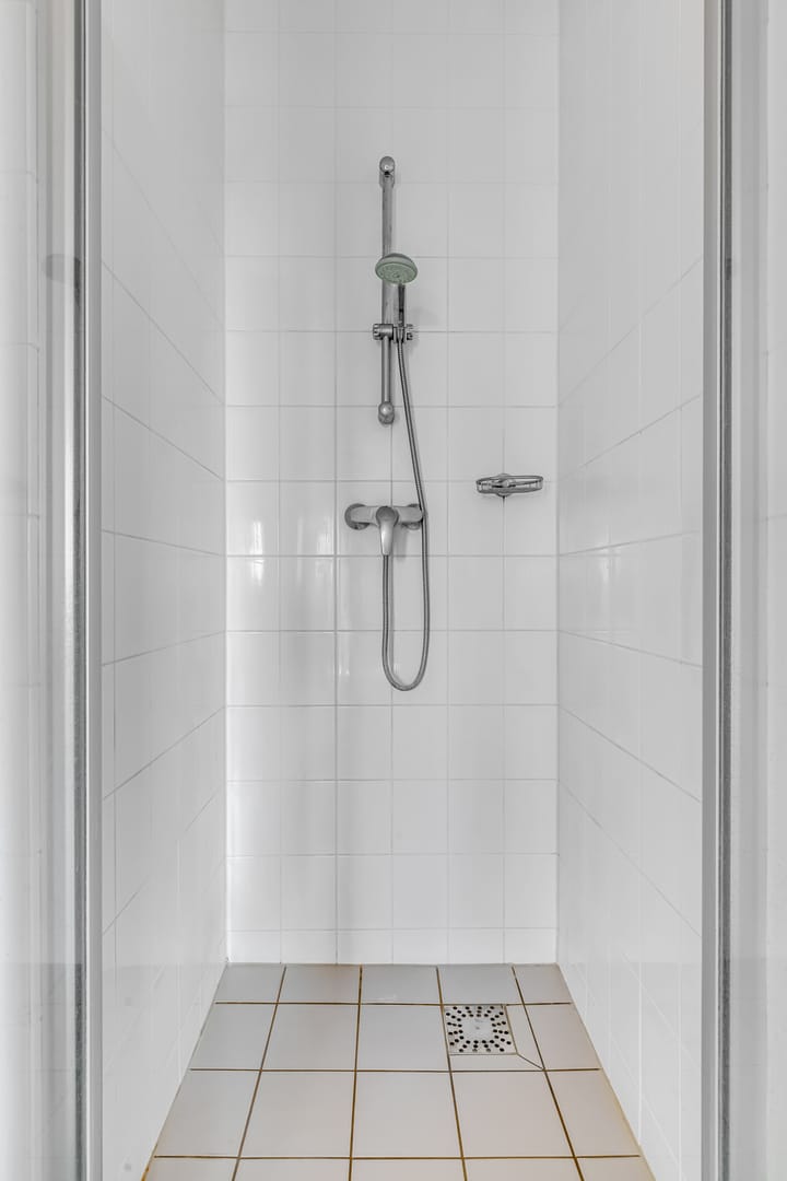 Photo 13 of Wadestein 85