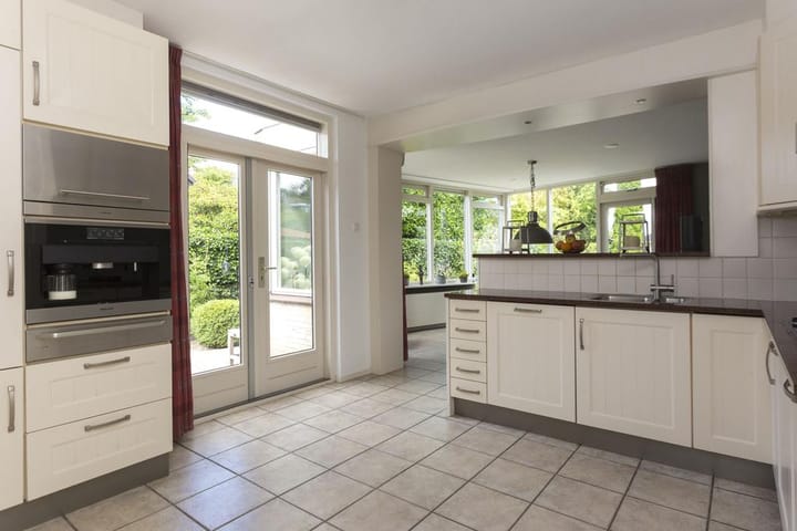 Foto 5 van Van Waldeck Pyrmontlaan 1