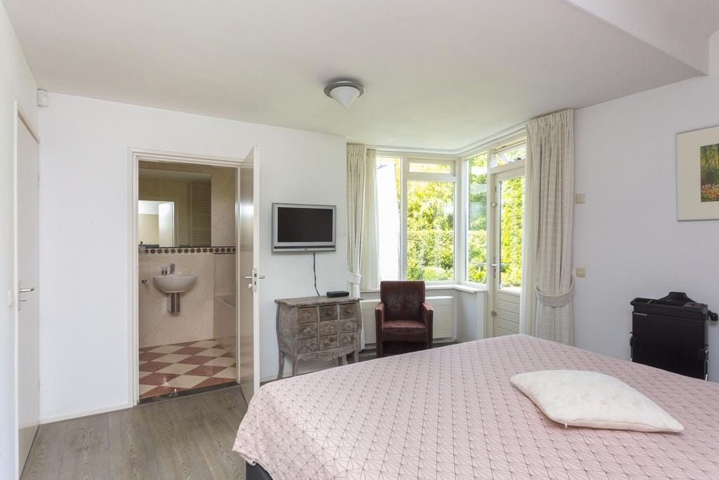 Foto 13 van Van Waldeck Pyrmontlaan 1