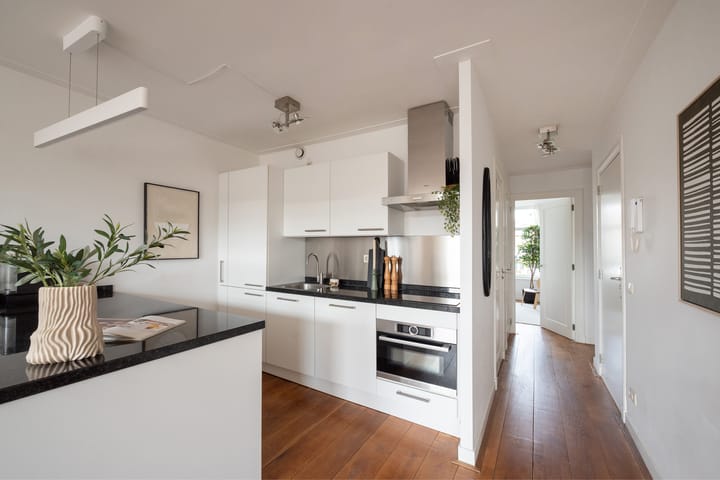 Foto 26 van Van Ostadestraat 11-E