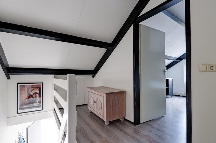 Photo 31 of Hoofdstraat 11