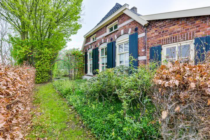 Foto 41 van Stationsweg 2