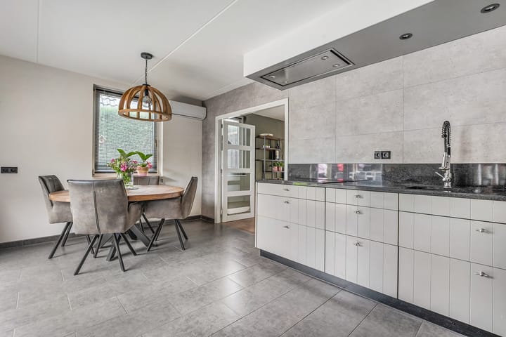 Photo 12 of Meester van Engbrinkstraat 34