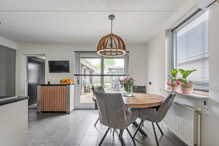 Photo 15 of Meester van Engbrinkstraat 34