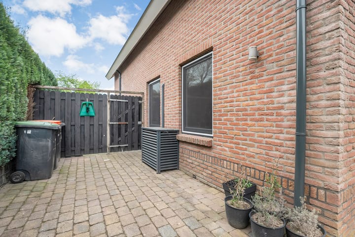 Photo 36 of Meester van Engbrinkstraat 34