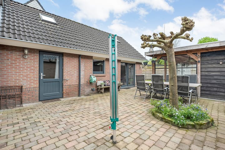 Photo 37 of Meester van Engbrinkstraat 34