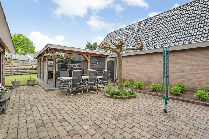 Photo 38 of Meester van Engbrinkstraat 34