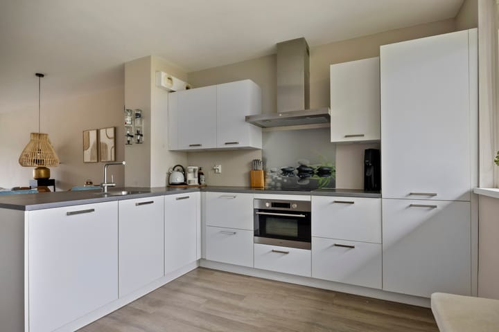 Photo 21 of Cort van der Lindenlaan 10