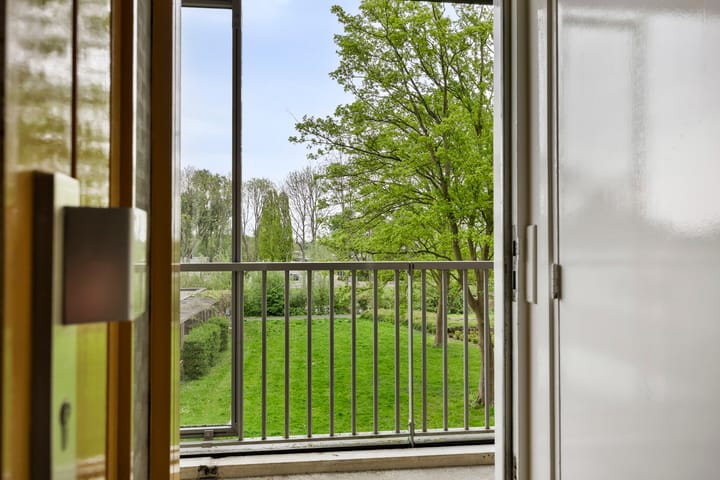 Photo 32 of Cort van der Lindenlaan 10