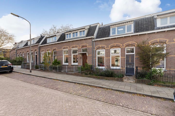 Photo 37 of Bergansiusstraat 13