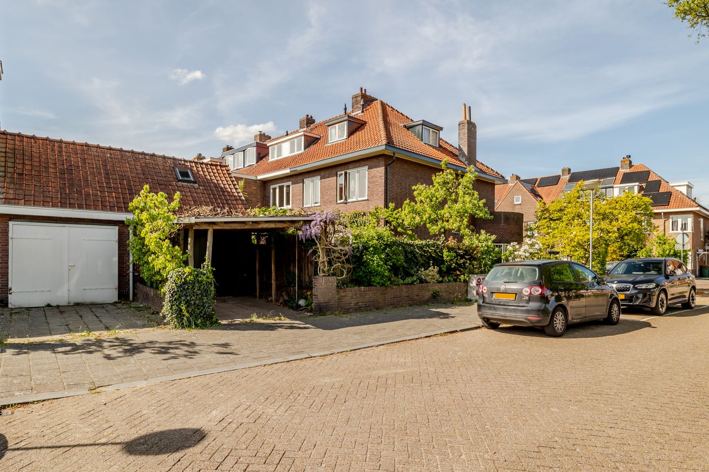 Foto 44 van Piet Avontuurstraat 46