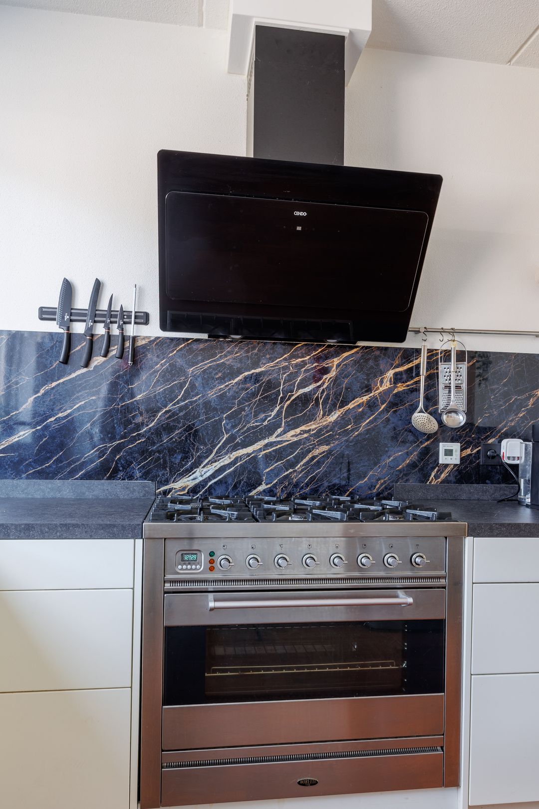 Photo 16 of Waalstraat 45