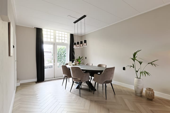 Foto 15 van Hooftstraat 166