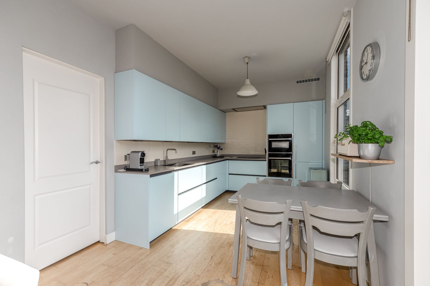 Foto 19 van Abeelstraat 6