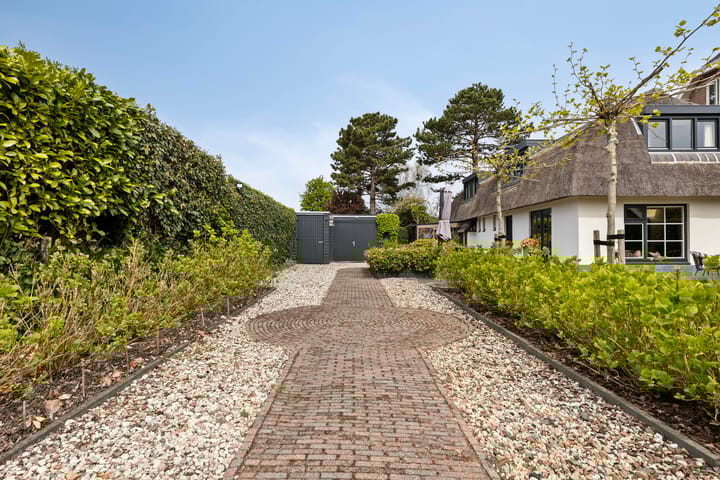 Foto 4 van D v Voornelaan 1