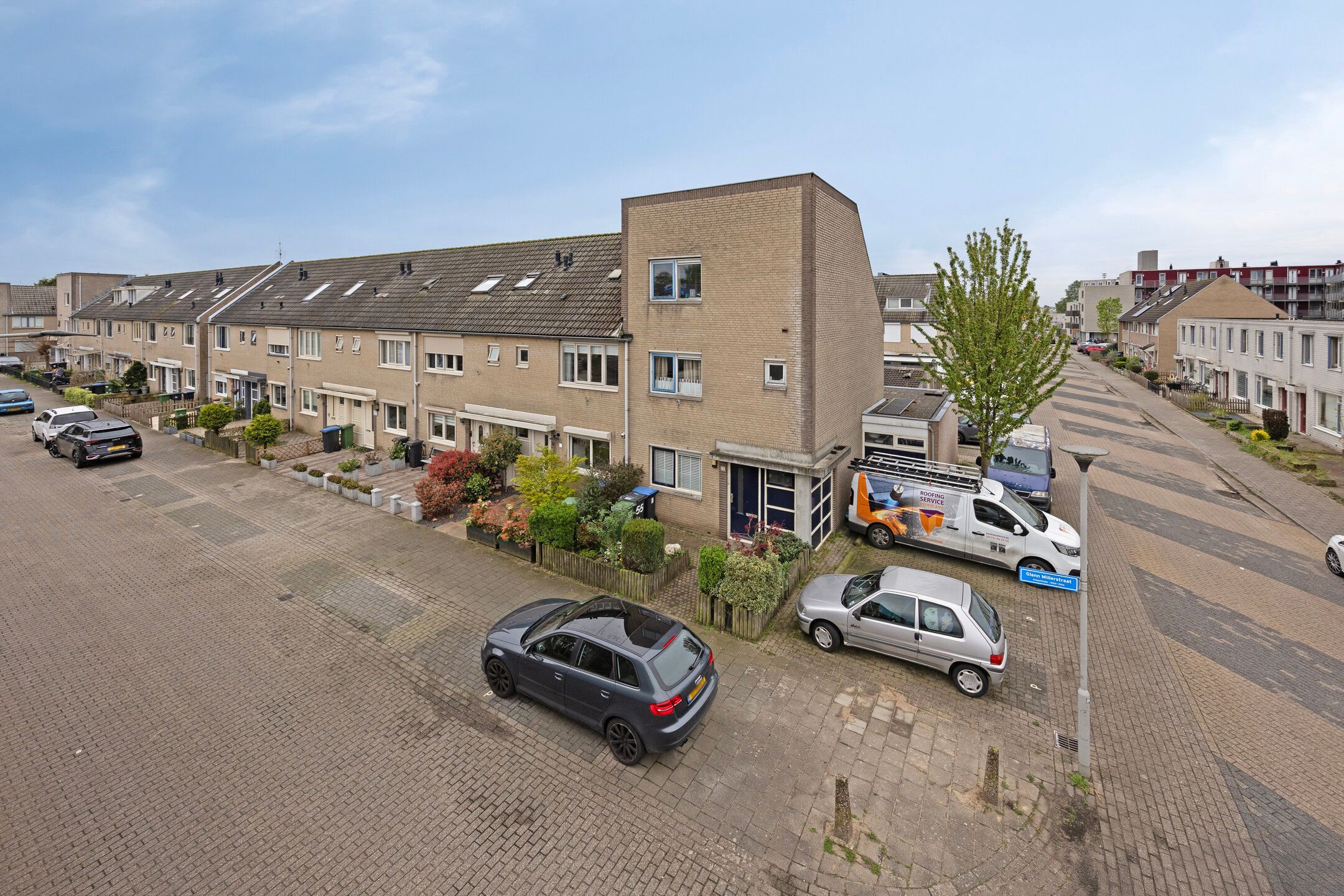 Photo 42 of Glenn Millerstraat 53