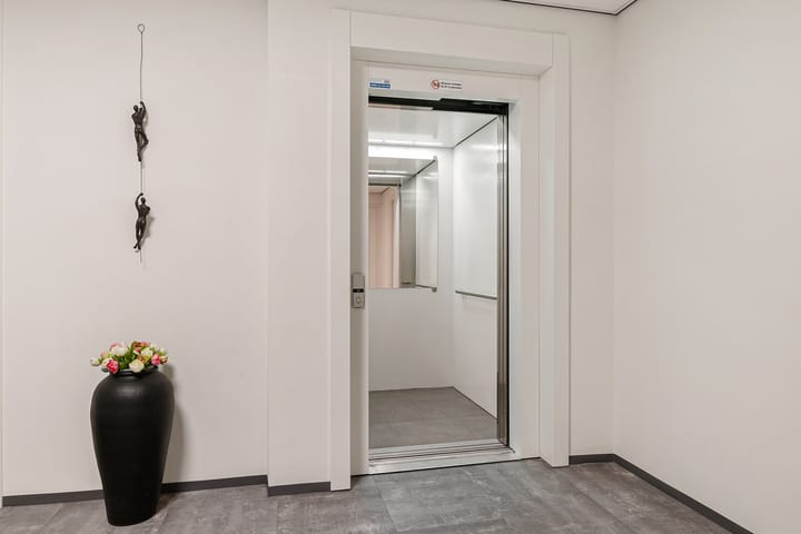 Photo 4 of Reviusstraat 49