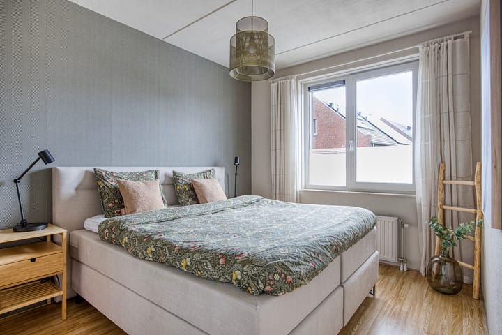 Foto 4 van Keizersmantel 48