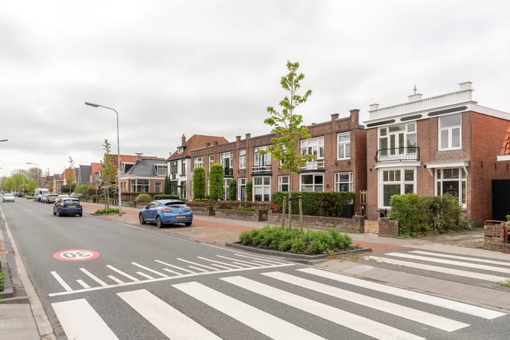 Photo 6 of Burgemeester Wuiteweg 68