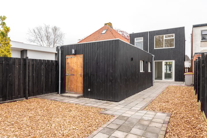 Photo 9 of Burgemeester Wuiteweg 68