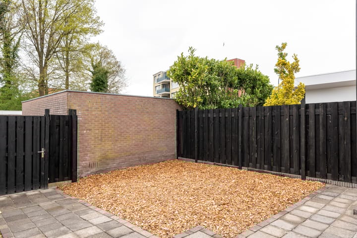 Photo 12 of Burgemeester Wuiteweg 68
