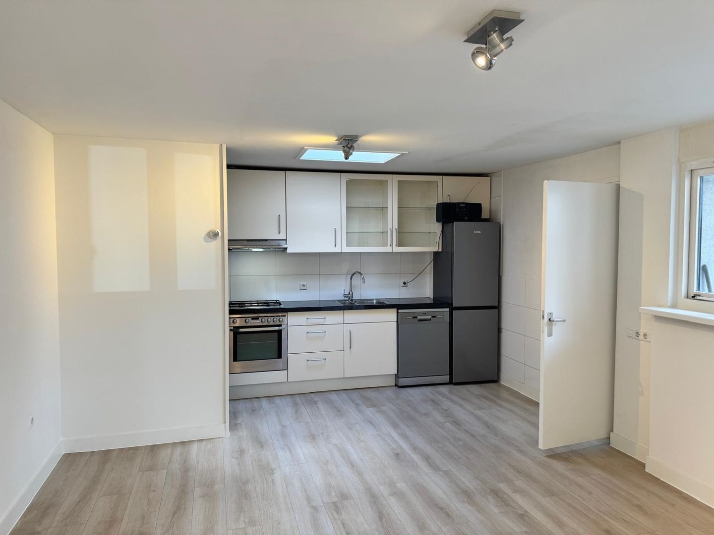 Foto 10 van Valdezstraat 1-B