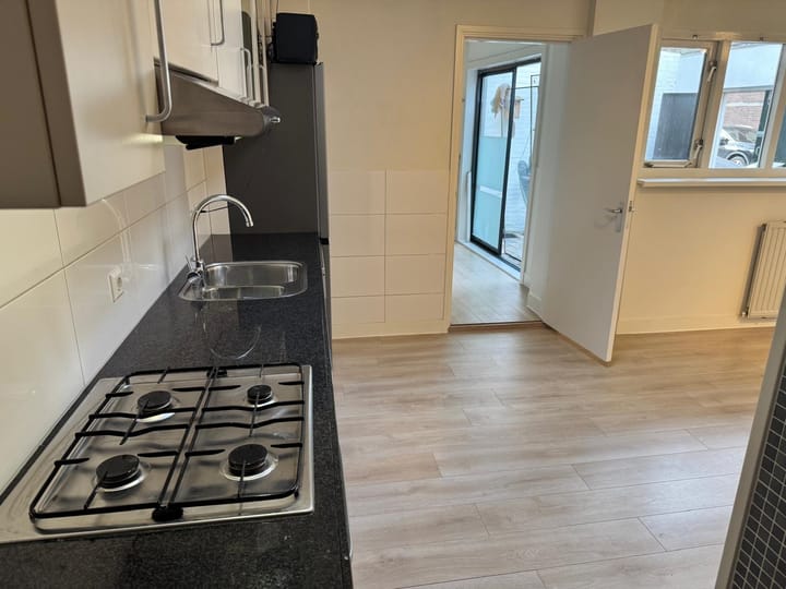 Foto 12 van Valdezstraat 1-B