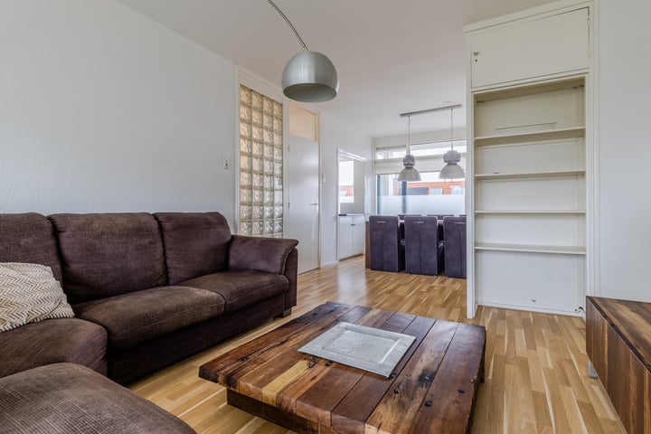 Photo 12 of Simon van Leeuwenstraat 8