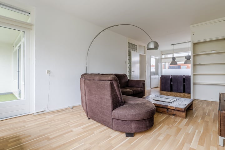 Photo 14 of Simon van Leeuwenstraat 8