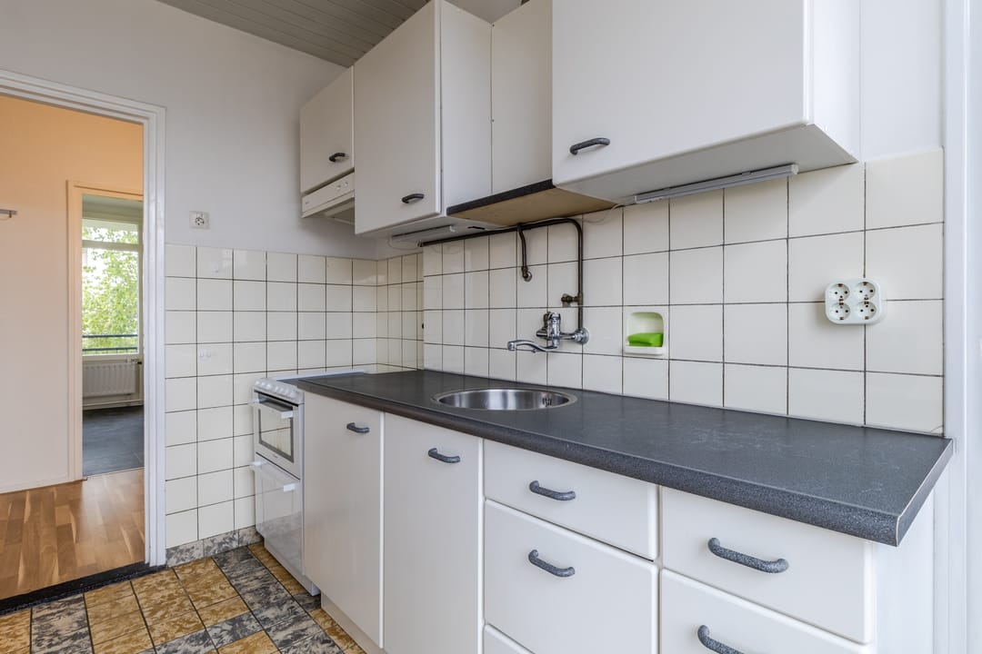 Photo 22 of Simon van Leeuwenstraat 8