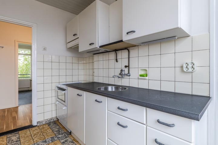 Photo 22 of Simon van Leeuwenstraat 8