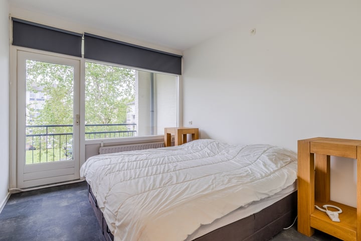 Photo 28 of Simon van Leeuwenstraat 8