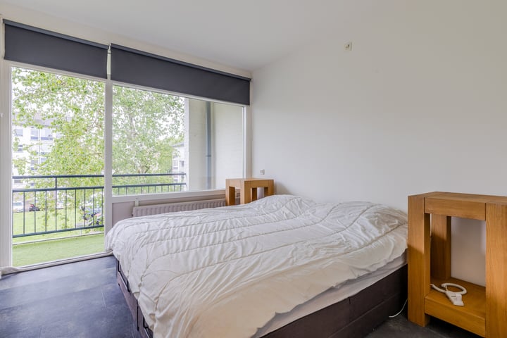 Photo 29 of Simon van Leeuwenstraat 8