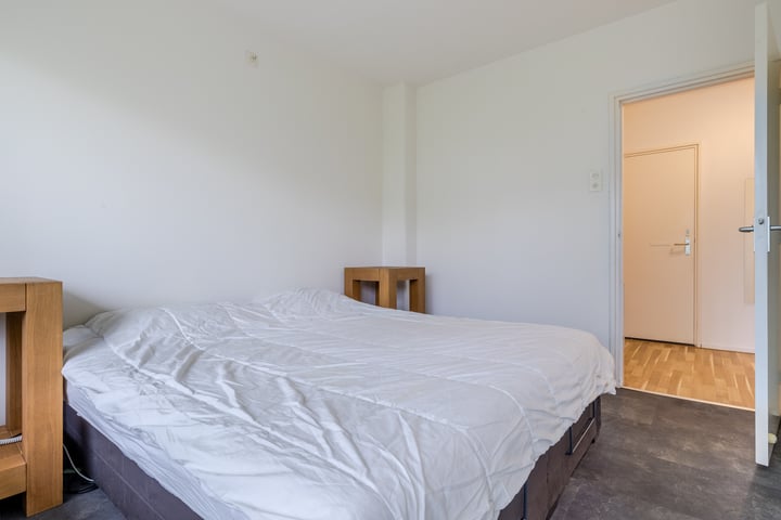Photo 30 of Simon van Leeuwenstraat 8