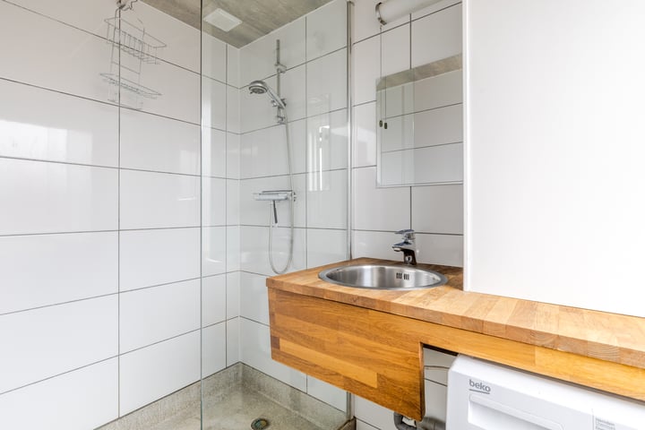 Photo 33 of Simon van Leeuwenstraat 8
