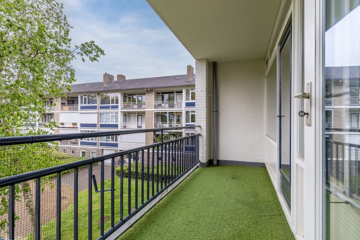 Photo 35 of Simon van Leeuwenstraat 8