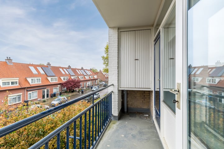 Photo 38 of Simon van Leeuwenstraat 8