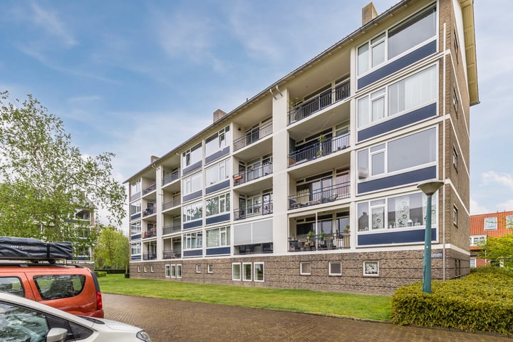 Photo 42 of Simon van Leeuwenstraat 8