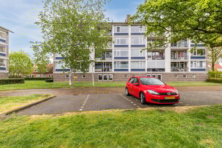 Photo 43 of Simon van Leeuwenstraat 8